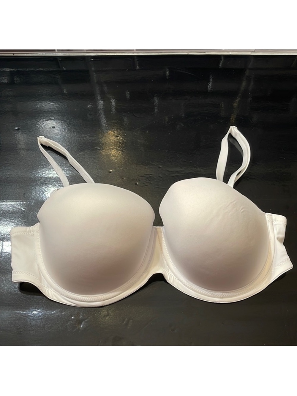 VS Pink White Strapless Convertible T-Shirt Bra